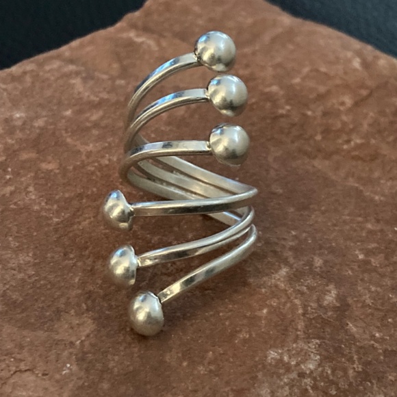 .925 Large Sterling Silver ring - Picture 12 of 13